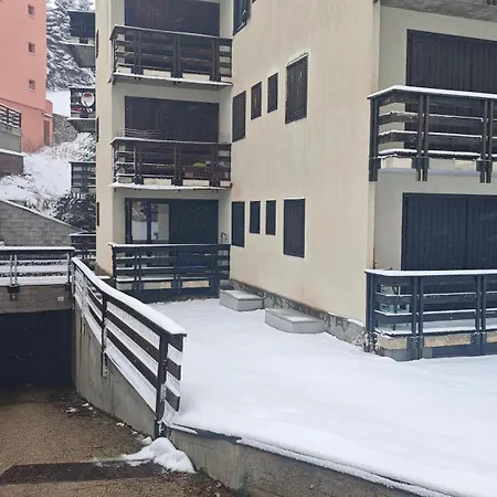 Hostdomus - Lift - Fronte Piste Боргата-Сестриере
